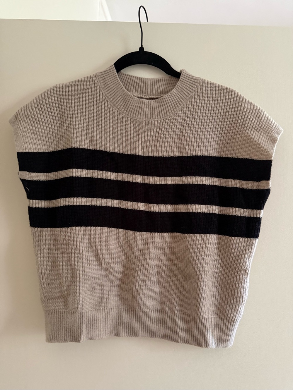 SHEIN Beige Sleeveless Knit Sweater with Black Stripes